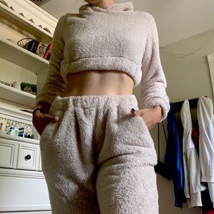 Teddy Bear Cropped Sweat Suit - Cream